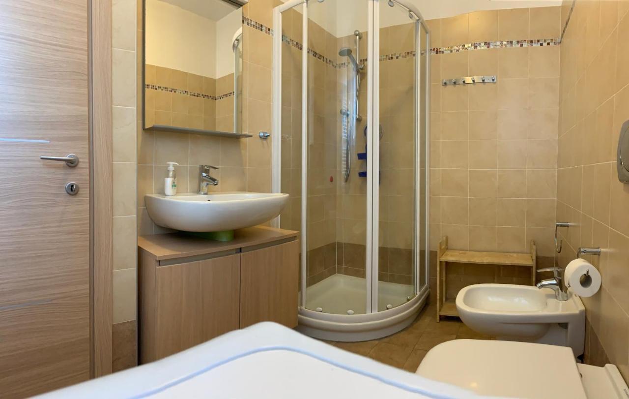 Lago Apartment Colico Ngoại thất bức ảnh